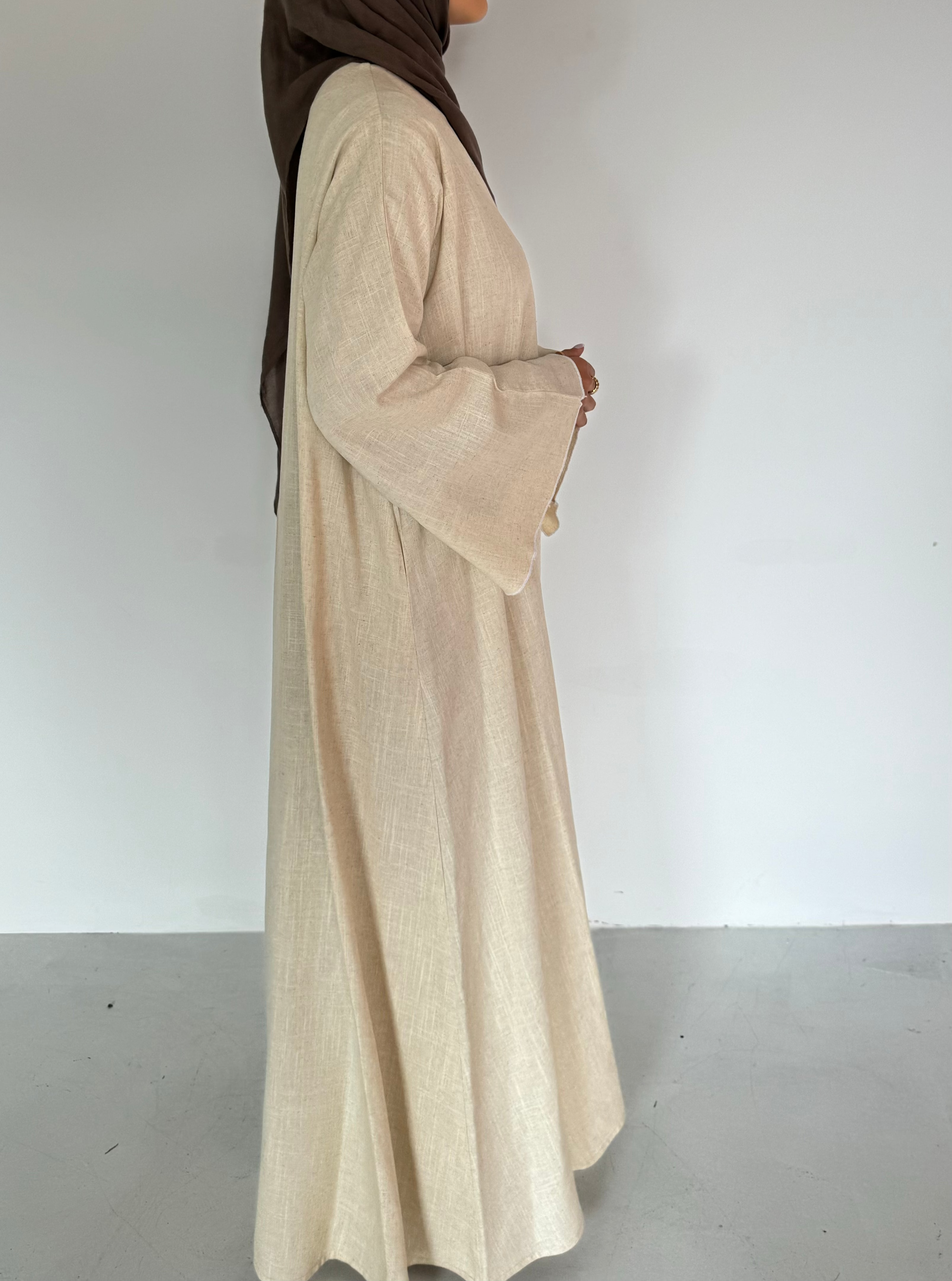 Linen closed Abaya – Lightweight, Modest & Versatile Everyday Wear