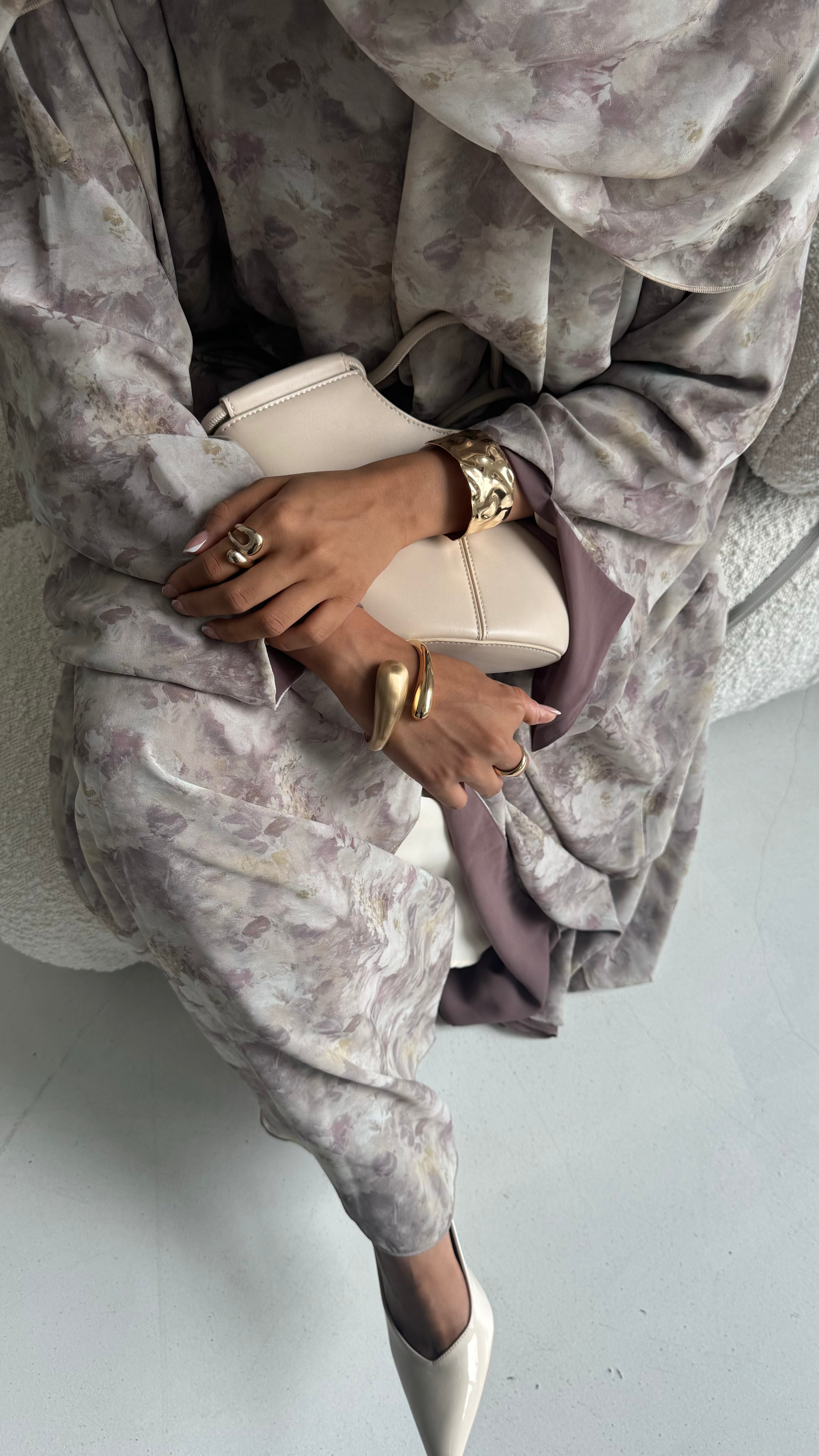 Soleil - Lavender Summer Abaya – Flowy Chiffon with Floral Print & Matching Hijab