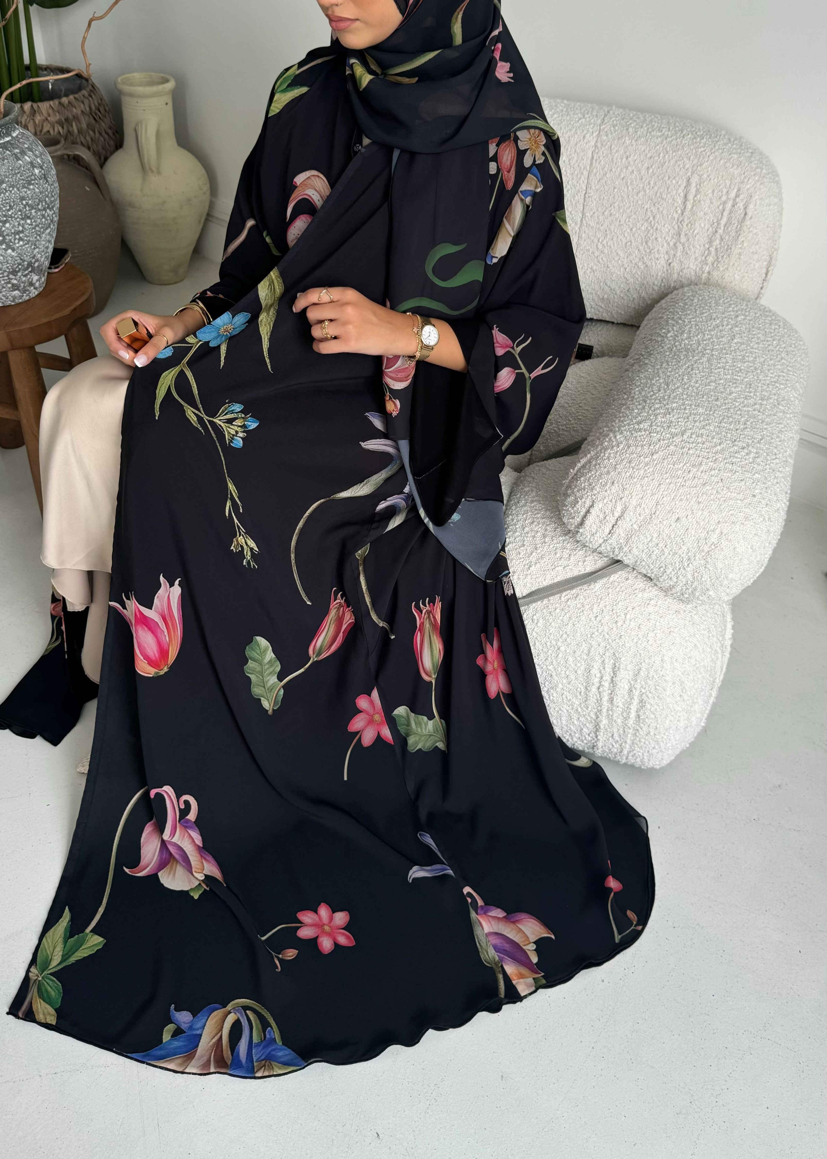 Blooming Noir – Black Floral Chiffon Abaya with Matching Hijab Elegant Lightweight Modest Dress