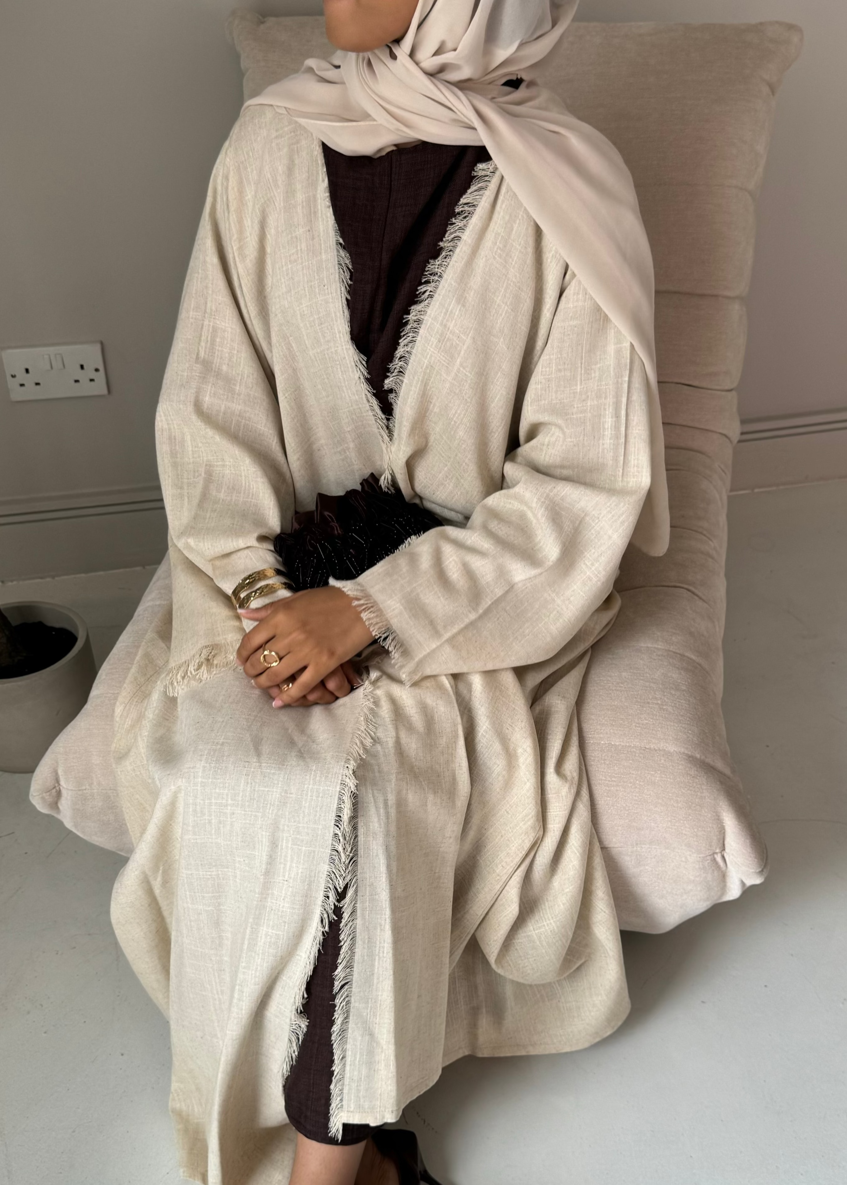 Elegant Linen Fraya Open Abaya – Modest, Lightweight & Breathable.