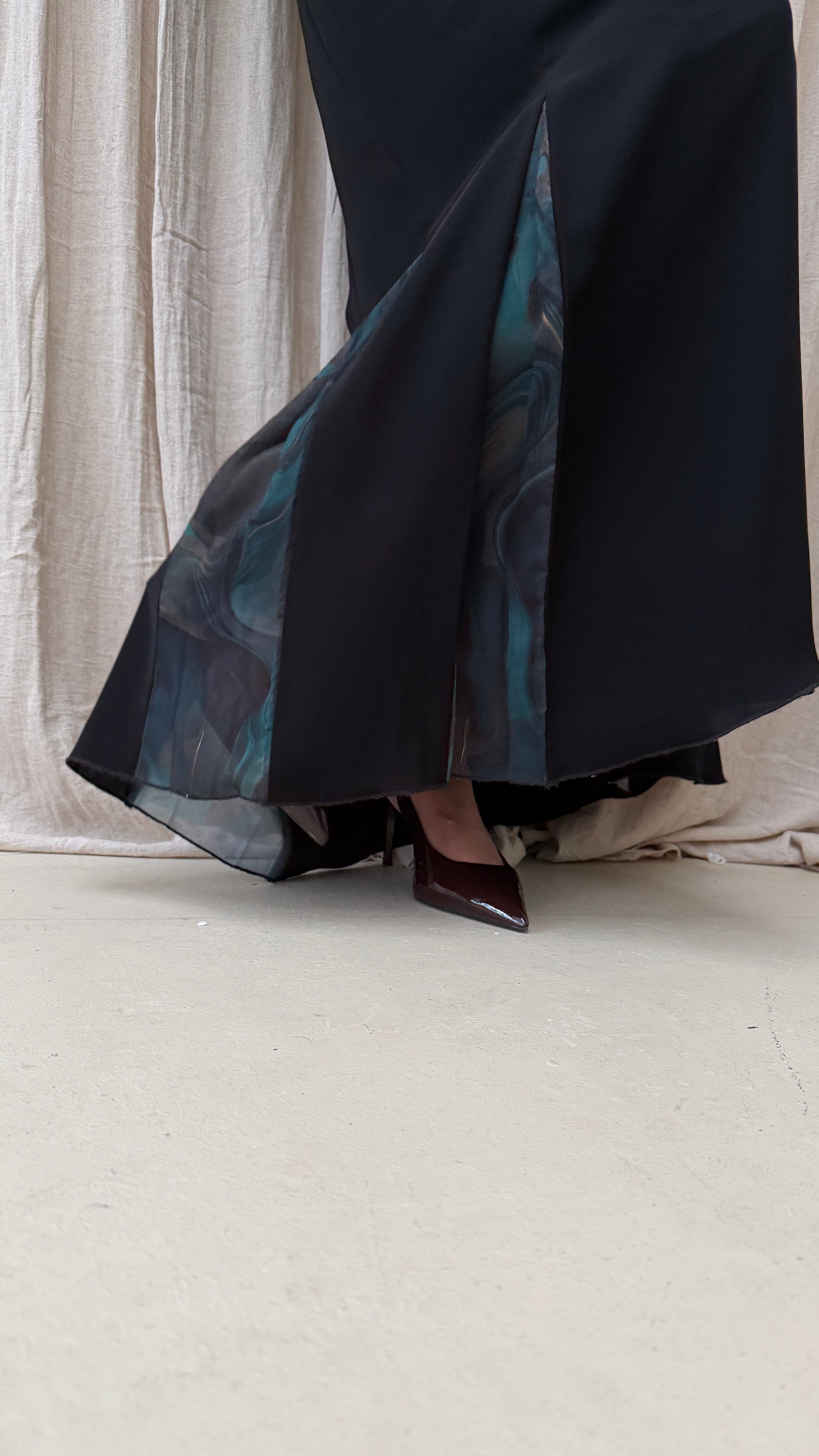 Watercolour Pleat Abaya - Matching hijab